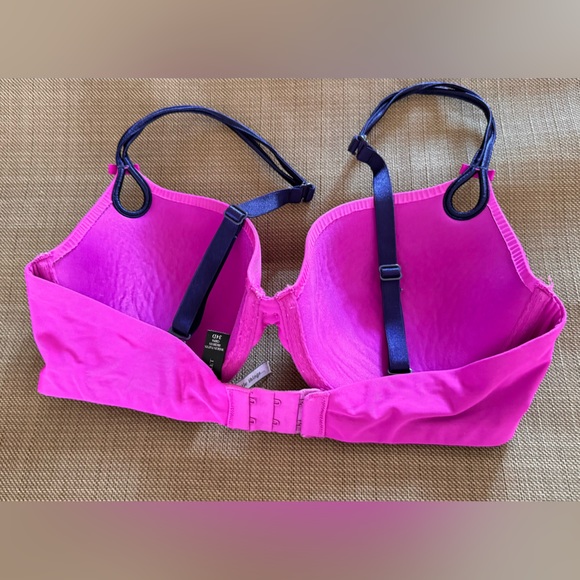 Victoria’s Secret Bra - Picture 2 of 3